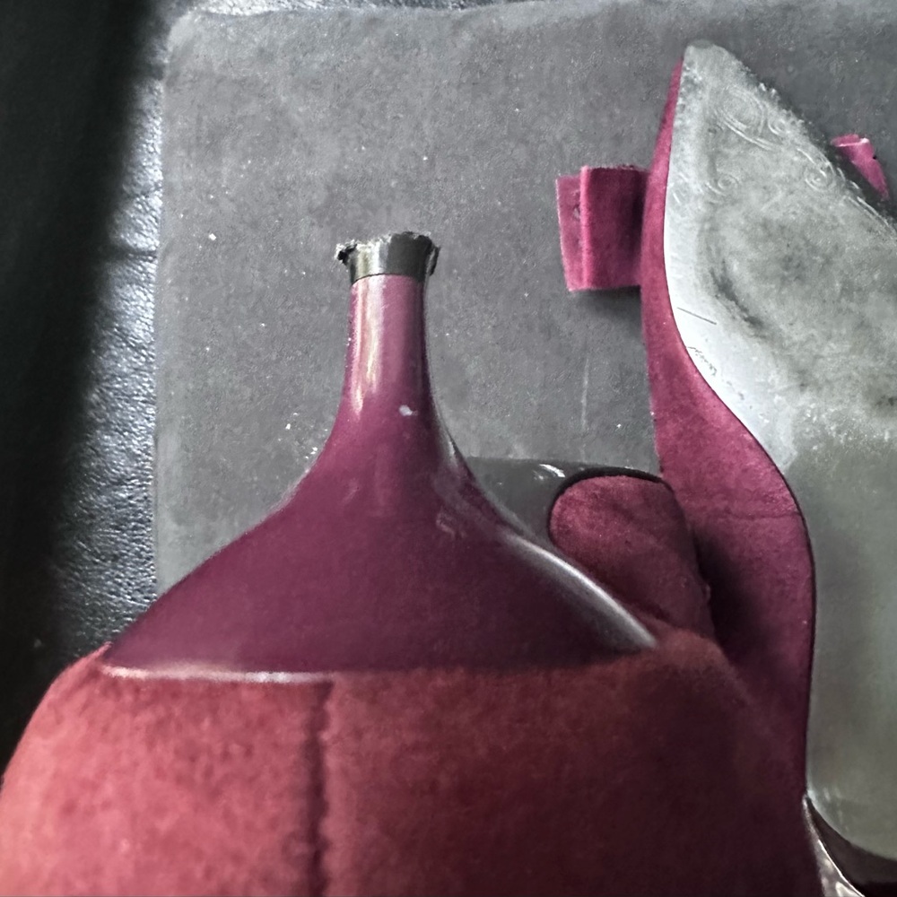Tahari Majorie Kitten Heel Pump - Picture 3 of 12